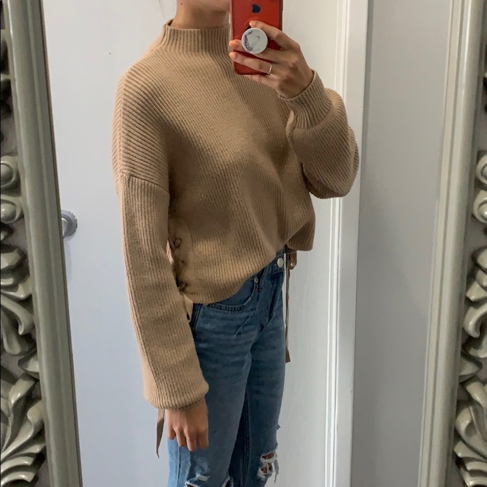 Chelsea & Violet Crop Sweater - Picture 2 of 5